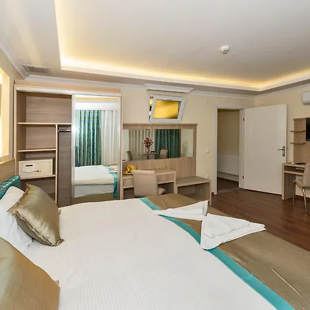 Le Premier House Lejlighedshotel 2*