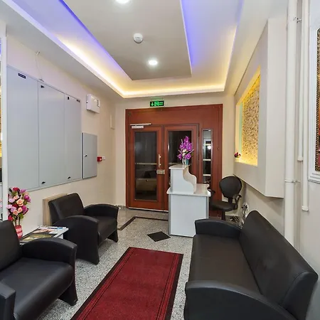 Le Premier House