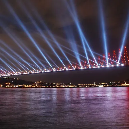 Le Premier House Apartahotel